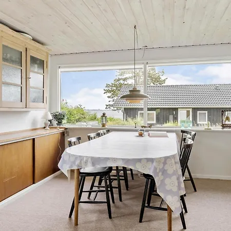 Dom wakacyjny Cozy In With Wifi Mesinge